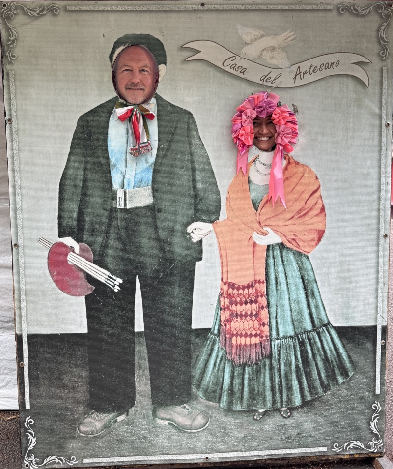 2025-06-18-Mexico-245-Frida-Kahlo-Mike-Graciela.JPG