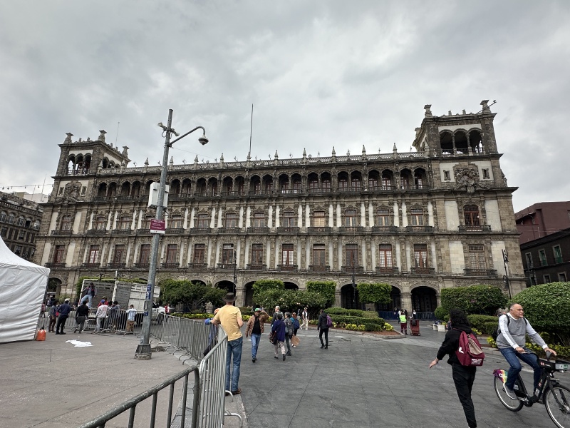 2025-06-19-Mexico-344-City-Square.JPG