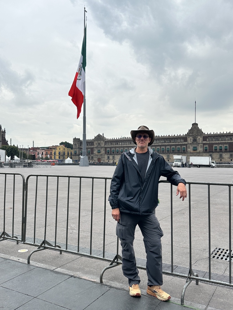 2025/06(June)/Tequila-Mexico-City-with-Seeleys/800x600_2025-06-19-Mexico-345-City-Square-Travis.JPG