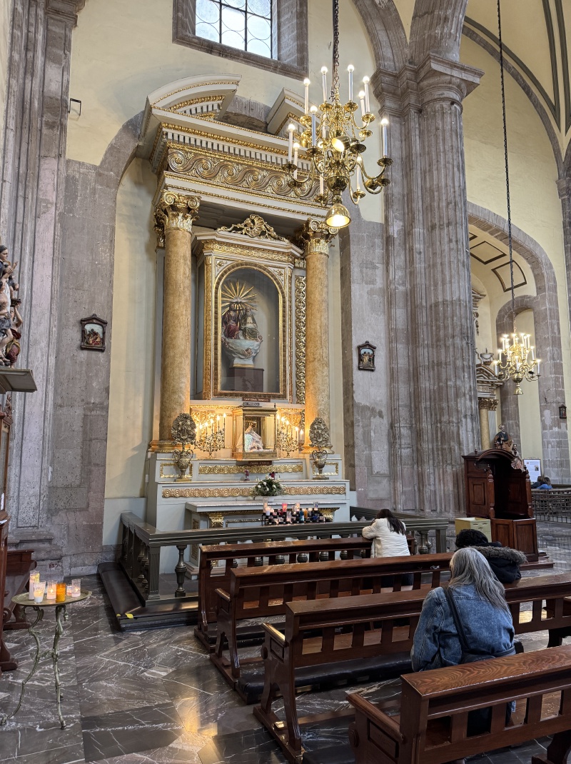2025-06-19-Mexico-378-City-Square.JPG
