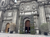 2025-06-19-Mexico-370-City-Square.JPG