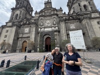 2025-06-19-Mexico-371-City-Square-Tina-Dan-Suzi.JPG
