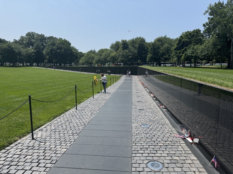 2025-06-04-WashingtonDC-46-VietNam-Memorial.JPG