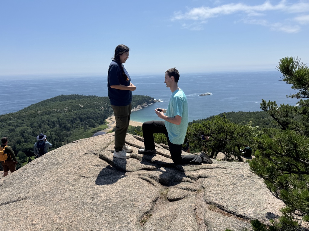 2025/07(July)/Maine-with-Chance-Bianca/1024x768_2025-07-11-Maine-135-Acadia-National-Park-BeeHive-Trail-Bianca-Chance-Engagement.JPG