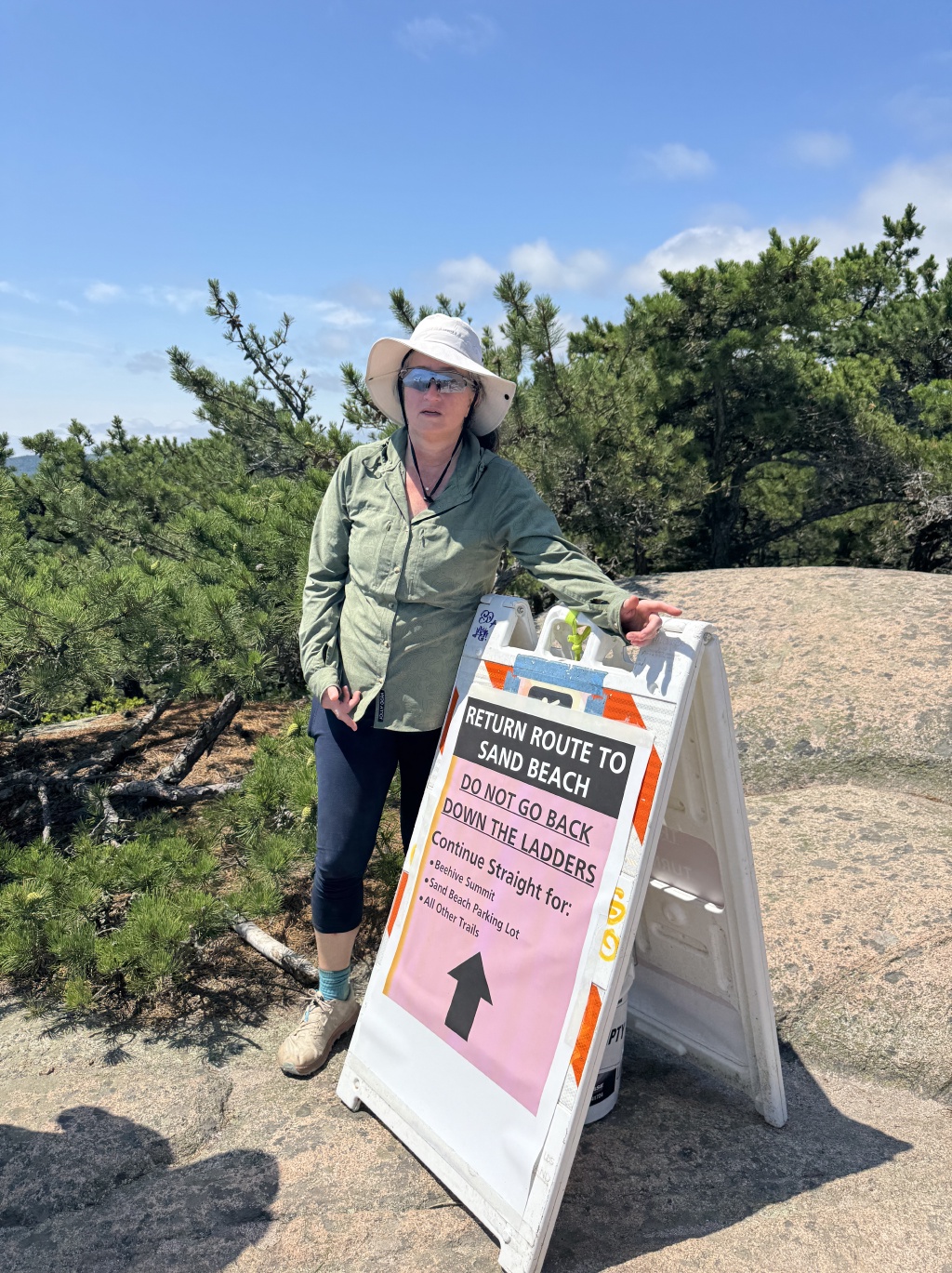 2025/07(July)/Maine-with-Chance-Bianca/1024x768_2025-07-11-Maine-158-Acadia-National-Park-BeeHive-Trail-Suzi.JPG