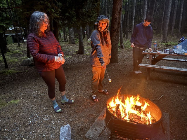 2025-07-10-Maine-088-Suzi-Bianca-Chance-smores.JPG