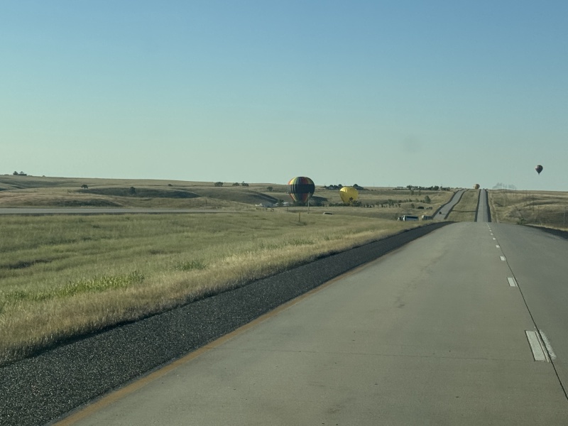 2025/09(September)/Rapid-City-SD-Parent-Visit/800x600_2025-09-06-Rapid-City-Visit-14-Hot-Air-Balloons.JPG