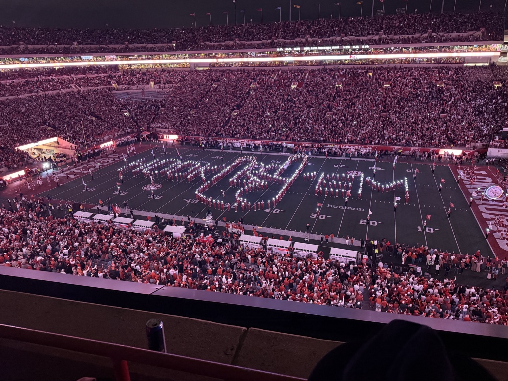 2025/09(September)/UT-Football/1024x768_2025-11-28-UT-Football-45.JPG