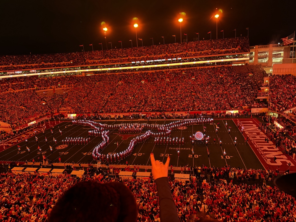 2025/09(September)/UT-Football/1024x768_2025-11-28-UT-Football-47.JPG