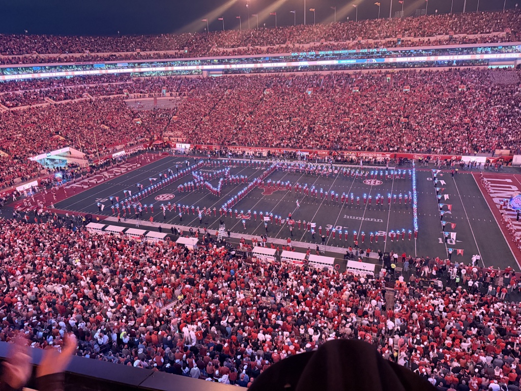 2025/09(September)/UT-Football/1024x768_2025-11-28-UT-Football-48.JPG