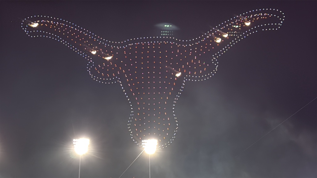 2025-11-28-UT-Football-71-Drone-show.JPG