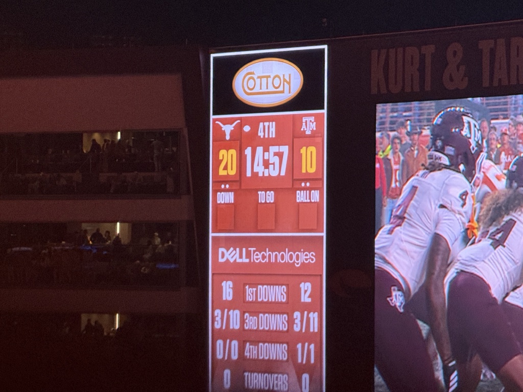 2025/09(September)/UT-Football/1024x768_2025-11-28-UT-Football-73-Aggies-losing.JPG
