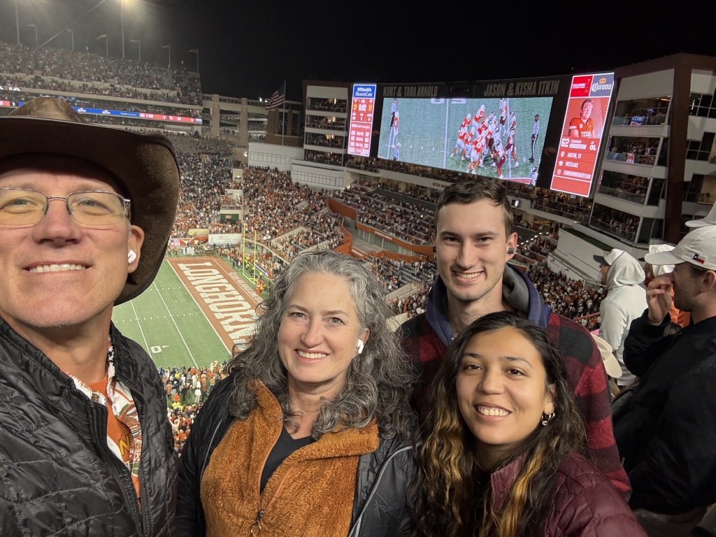 2025/09(September)/UT-Football/1024x768_2025-11-28-UT-Football-79-Travis-Suzi-Chance-Bianca-Aggies-Lost-GOOD.JPG