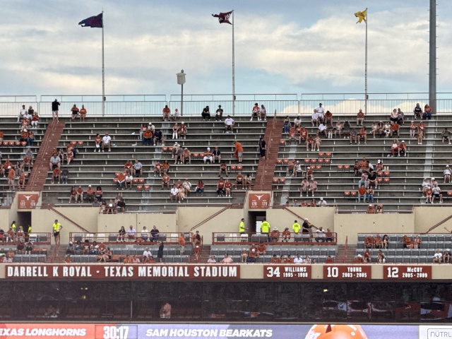 2025-09-20-UT-Football-02-ChrisAusten.JPG