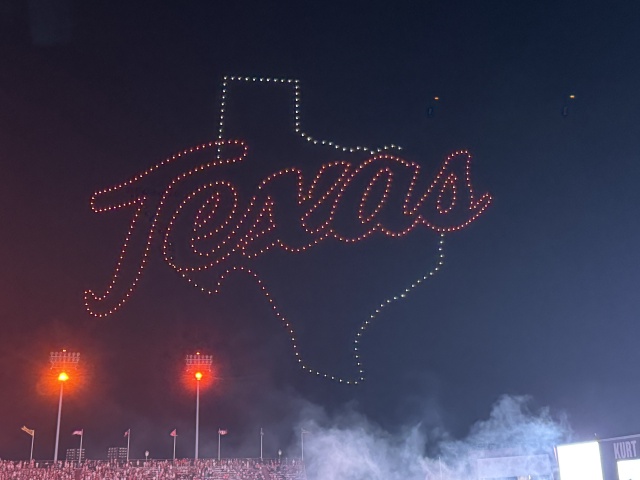 2025-09-20-UT-Football-15-drone-show.JPG