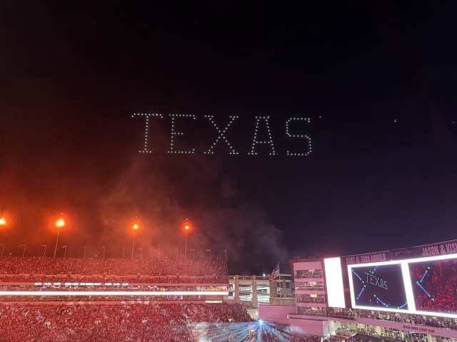 2025-09-20-UT-Football-17-drone-show.JPG