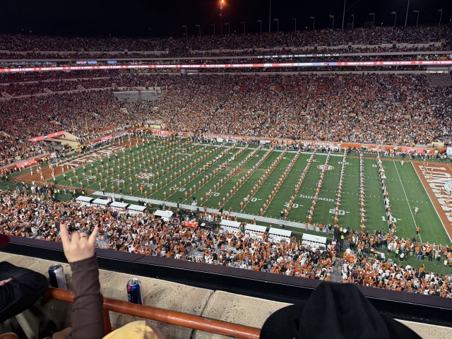 2025/09(September)/UT-Football/640x480_2025-11-28-UT-Football-42.JPG