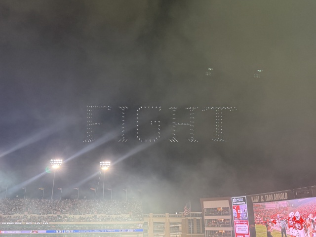 2025-11-28-UT-Football-55-Drone-show.JPG