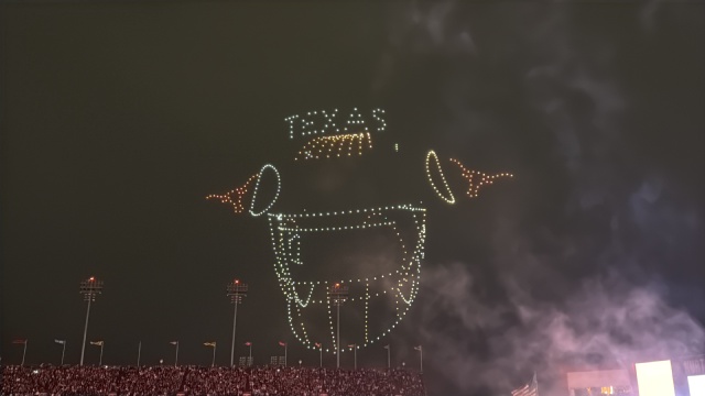 2025-11-28-UT-Football-59-Drone-show.JPG