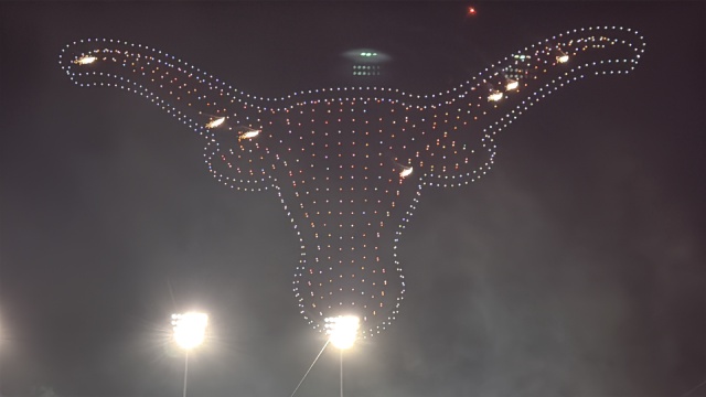 2025-11-28-UT-Football-72-Drone-show.JPG