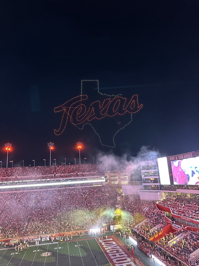 2025/09(September)/UT-Football/800x600_2025-09-20-UT-Football-14-drone-show.JPG