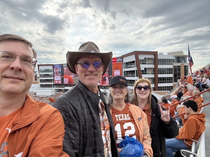 2025/09(September)/UT-Football/800x600_2025-11-01-UT-Football-25-SteveSanderson-Travis-Suzi-Shelly.JPG