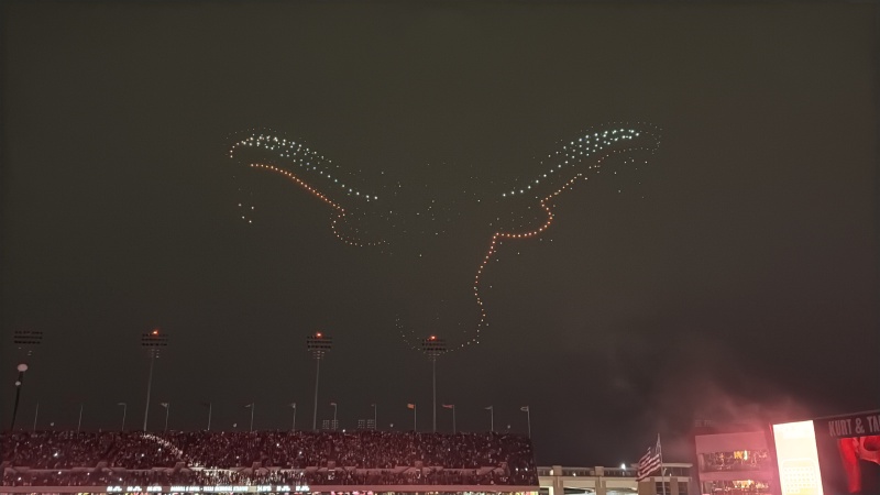 2025-11-28-UT-Football-69-Drone-show.JPG