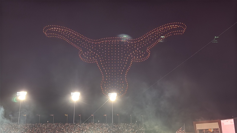 2025-11-28-UT-Football-70-Drone-show.JPG