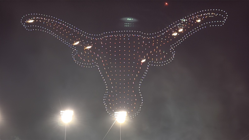 2025-11-28-UT-Football-72-Drone-show.JPG