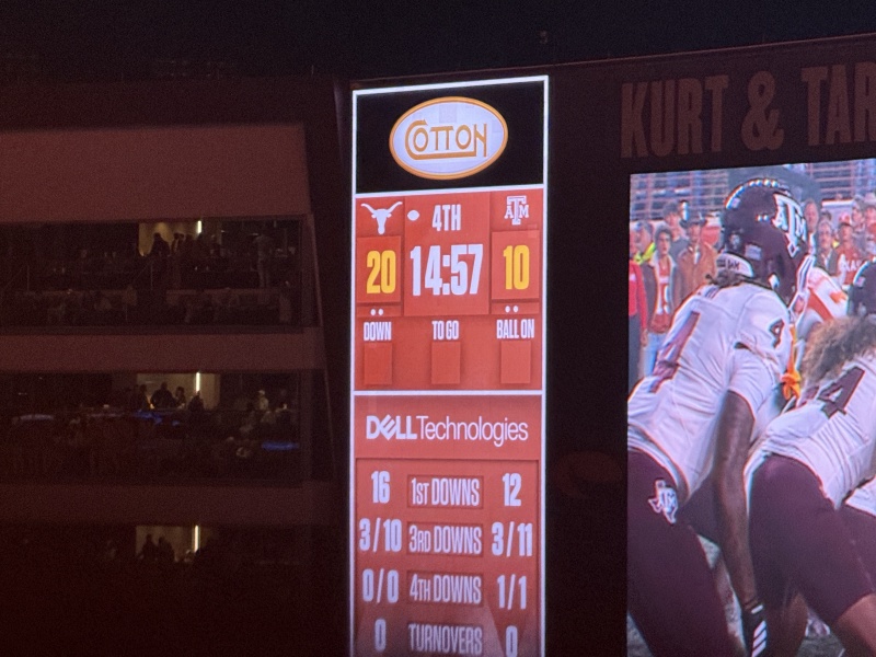 2025/09(September)/UT-Football/800x600_2025-11-28-UT-Football-73-Aggies-losing.JPG