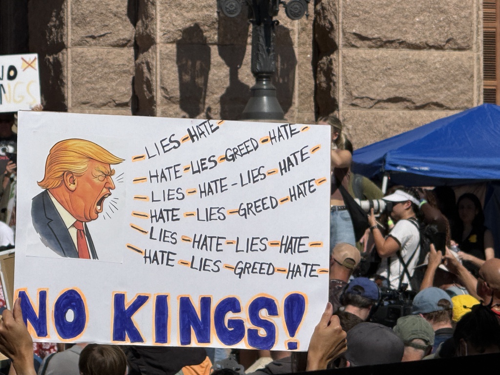 2025/10(October)/No-Kings-March-TWO/1024x768_2025-10-18-No-Kings-Day-Two-28.JPG
