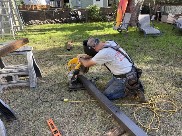 2025-12-03-Ben-Kavita-Deck-Build-39-Shane.JPG