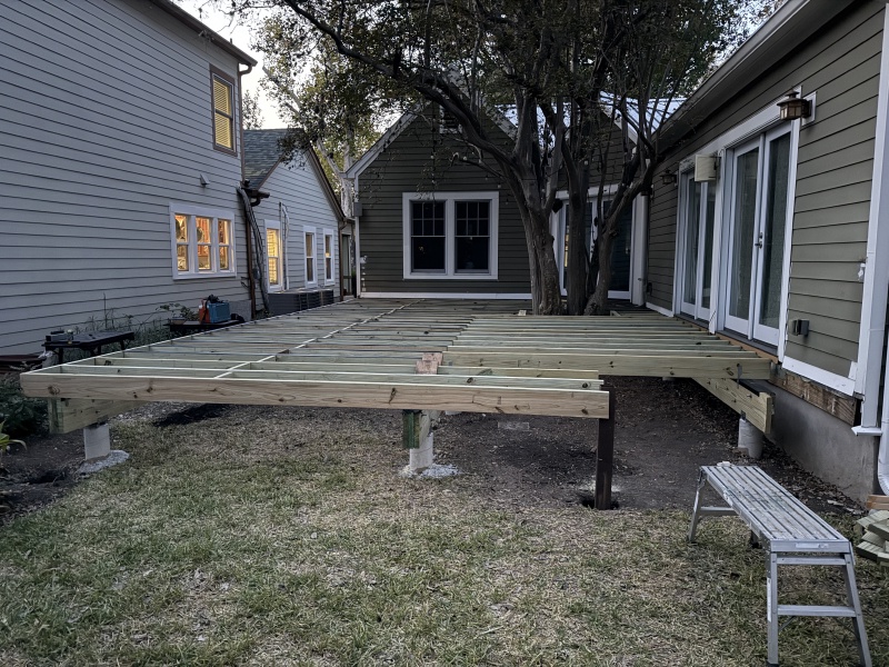 2025/11(November)/Ben-Kavita-Deck-with-Shane/800x600_2025-11-18-Ben-Kavita-Deck-Build-18.JPG