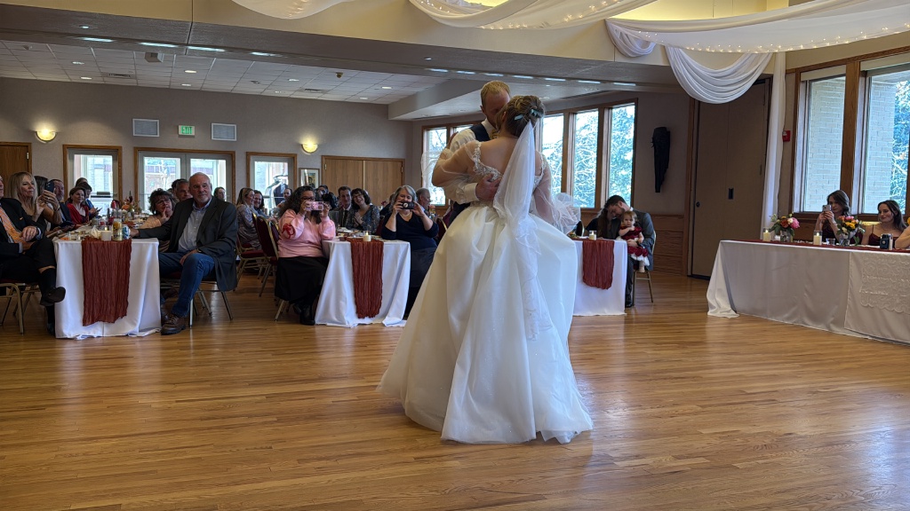 2025/11(November)/McKenzie-Ben-Wedding/1024x768_2025-11-08-McKenzie-BenBeatty-Wedding-014-First-Dance.JPG