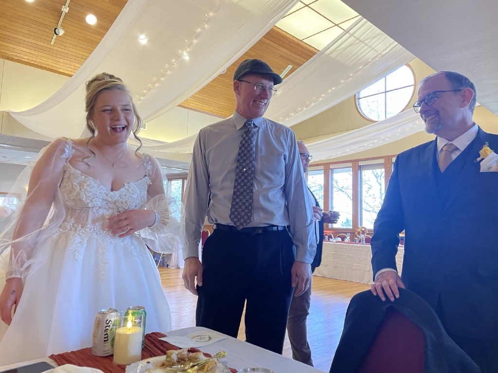2025/11(November)/McKenzie-Ben-Wedding/1024x768_2025-11-08-McKenzie-BenBeatty-Wedding-014-Travis-Ren.JPG