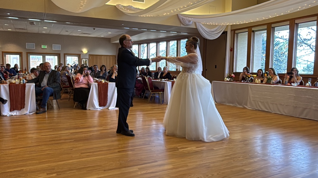 2025/11(November)/McKenzie-Ben-Wedding/1024x768_2025-11-08-McKenzie-BenBeatty-Wedding-036-Father-Daughter-Dance.JPG