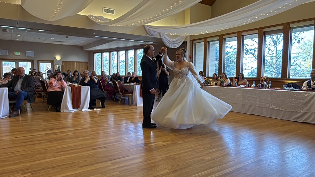 2025/11(November)/McKenzie-Ben-Wedding/1024x768_2025-11-08-McKenzie-BenBeatty-Wedding-042-Father-Daughter-Dance.JPG
