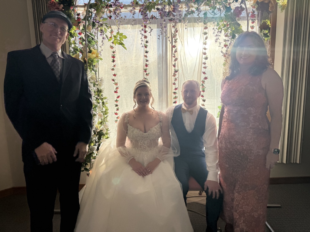 2025/11(November)/McKenzie-Ben-Wedding/1024x768_2025-11-08-McKenzie-BenBeatty-Wedding-071-Travis-Suzi.JPG