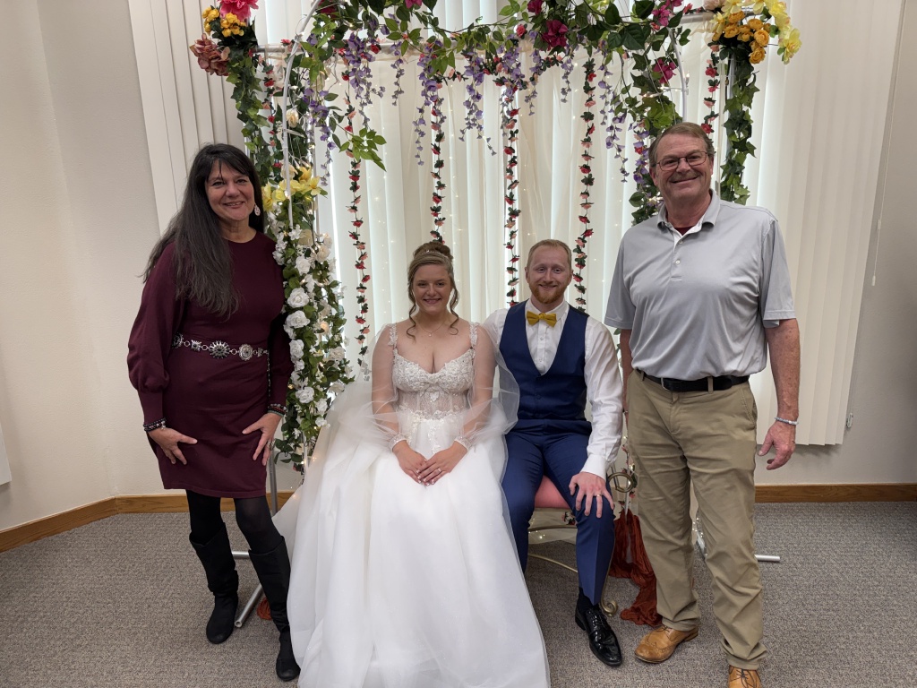2025/11(November)/McKenzie-Ben-Wedding/1024x768_2025-11-08-McKenzie-BenBeatty-Wedding-082-Kiffin-Doug.JPG