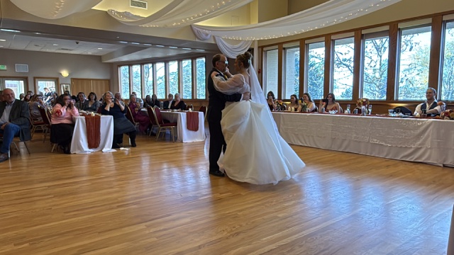 2025/11(November)/McKenzie-Ben-Wedding/640x480_2025-11-08-McKenzie-BenBeatty-Wedding-041-Father-Daughter-Dance.JPG
