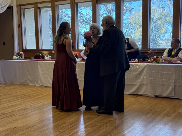 2025/11(November)/McKenzie-Ben-Wedding/640x480_2025-11-08-McKenzie-BenBeatty-Wedding-050-Brittney-Lynne-Larry.JPG