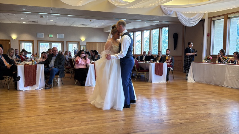 2025/11(November)/McKenzie-Ben-Wedding/800x600_2025-11-08-McKenzie-BenBeatty-Wedding-015-First-Dance.JPG