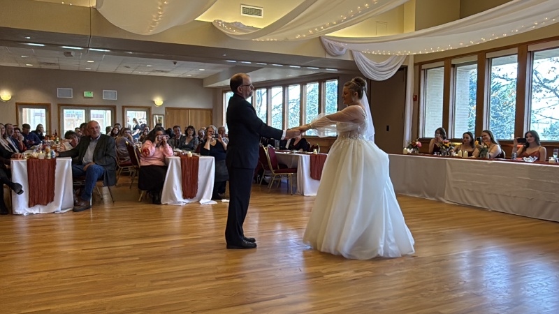 2025/11(November)/McKenzie-Ben-Wedding/800x600_2025-11-08-McKenzie-BenBeatty-Wedding-038-Father-Daughter-Dance.JPG