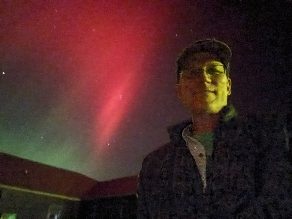 2025/11(November)/SD-Pheasant-Hunting/1024x768_2025-11-11-SD-Pheasant-Hunting-23-Aurora-Borealis-Travis.JPG