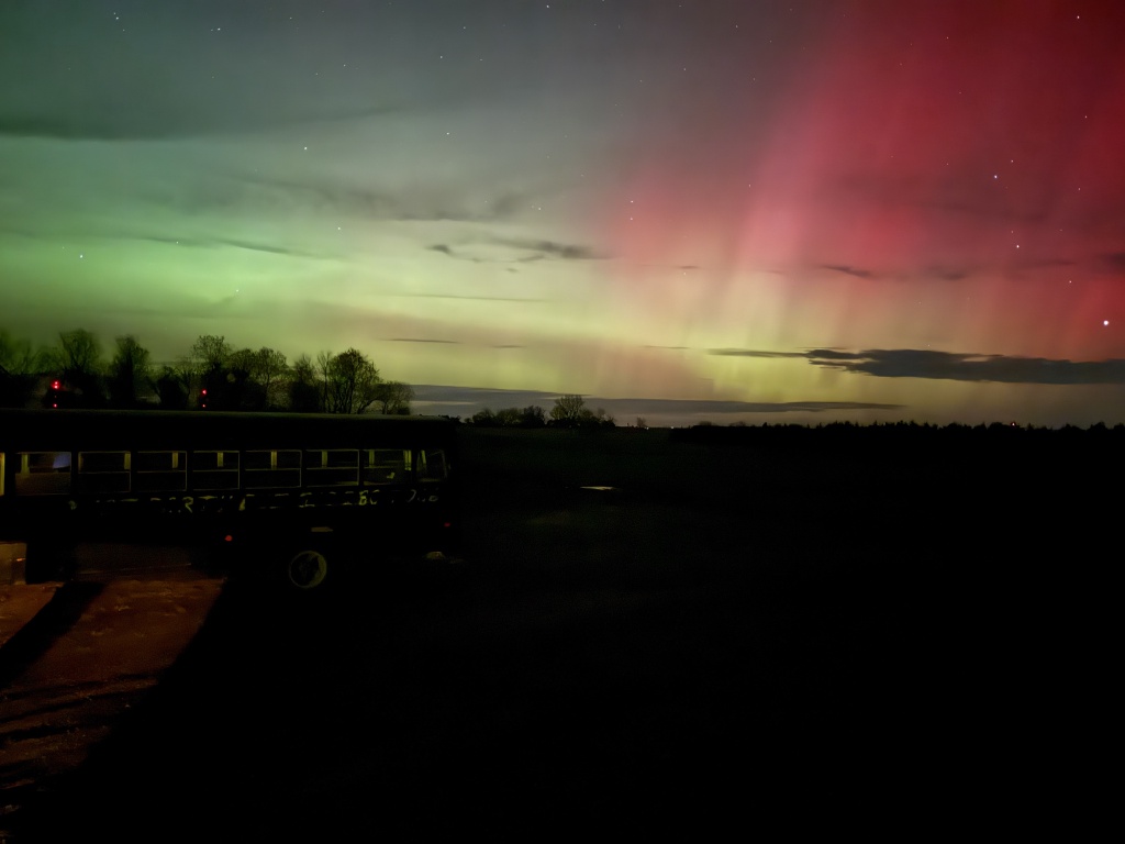 2025/11(November)/SD-Pheasant-Hunting/1024x768_2025-11-12-SD-Pheasant-Hunting-42-Aurora-Borealis.JPG