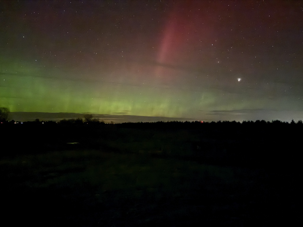 2025/11(November)/SD-Pheasant-Hunting/1024x768_2025-11-12-SD-Pheasant-Hunting-45-Aurora-Borealis.JPG