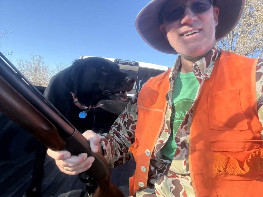 2025/11(November)/SD-Pheasant-Hunting/1024x768_2025-11-13-SD-Pheasant-Hunting-52-Travis-Sadie.JPG