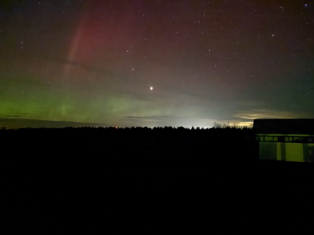 2025/11(November)/SD-Pheasant-Hunting/640x480_2025-11-12-SD-Pheasant-Hunting-44-Aurora-Borealis.JPG