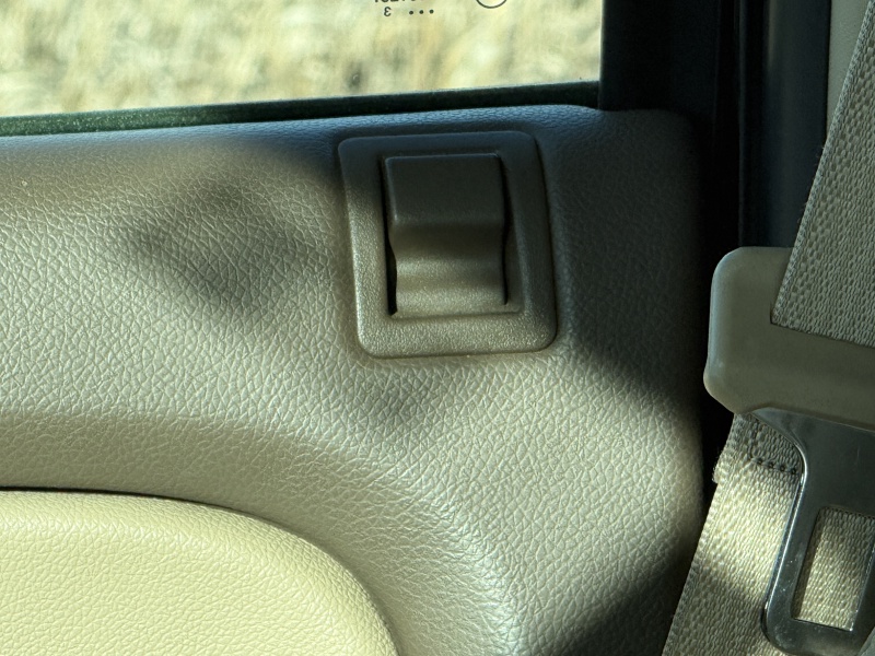 2025/11(November)/SD-Pheasant-Hunting/800x600_2025-11-12-SD-Pheasant-Hunting-26-Tim-Locked-Dans-Car.JPG