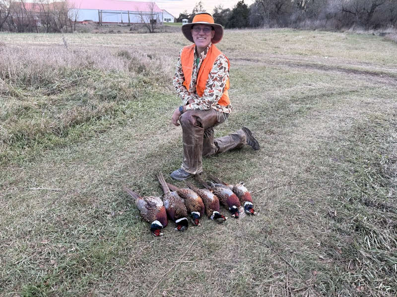 2025/11(November)/SD-Pheasant-Hunting/800x600_2025-11-12-SD-Pheasant-Hunting-32-Travis.JPG